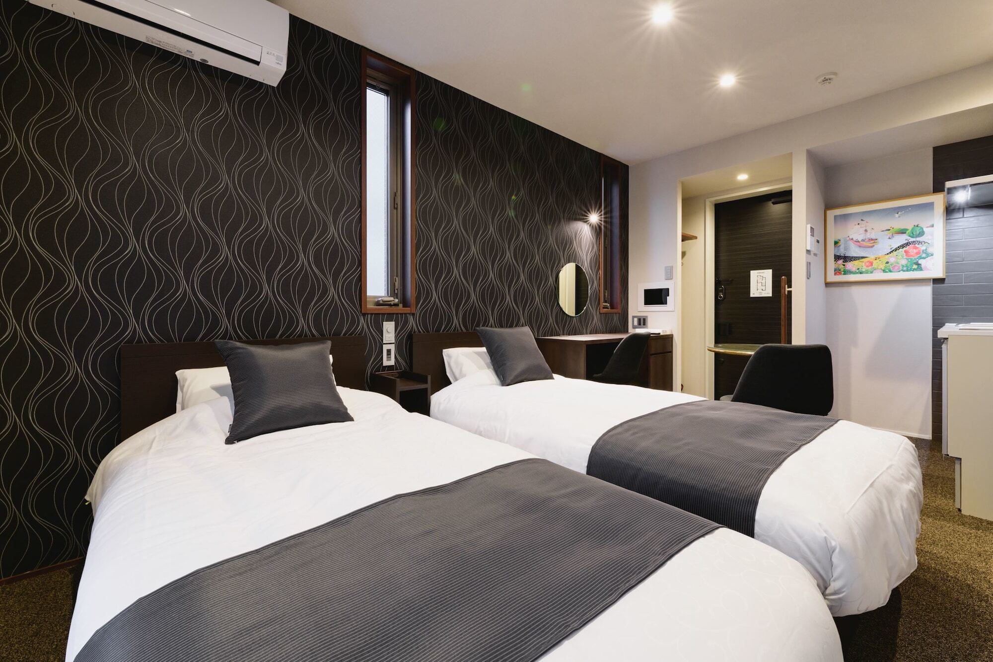 GRAND BASE Tenjin Fukuoka  Bagian luar foto
