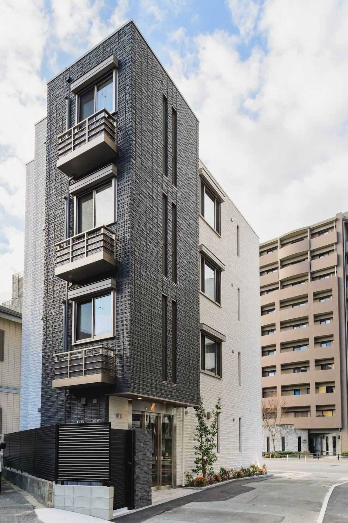 GRAND BASE Tenjin Fukuoka  Bagian luar foto