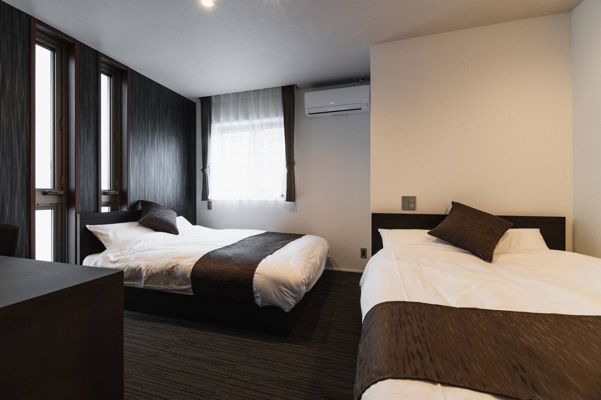GRAND BASE Tenjin Fukuoka  Bagian luar foto